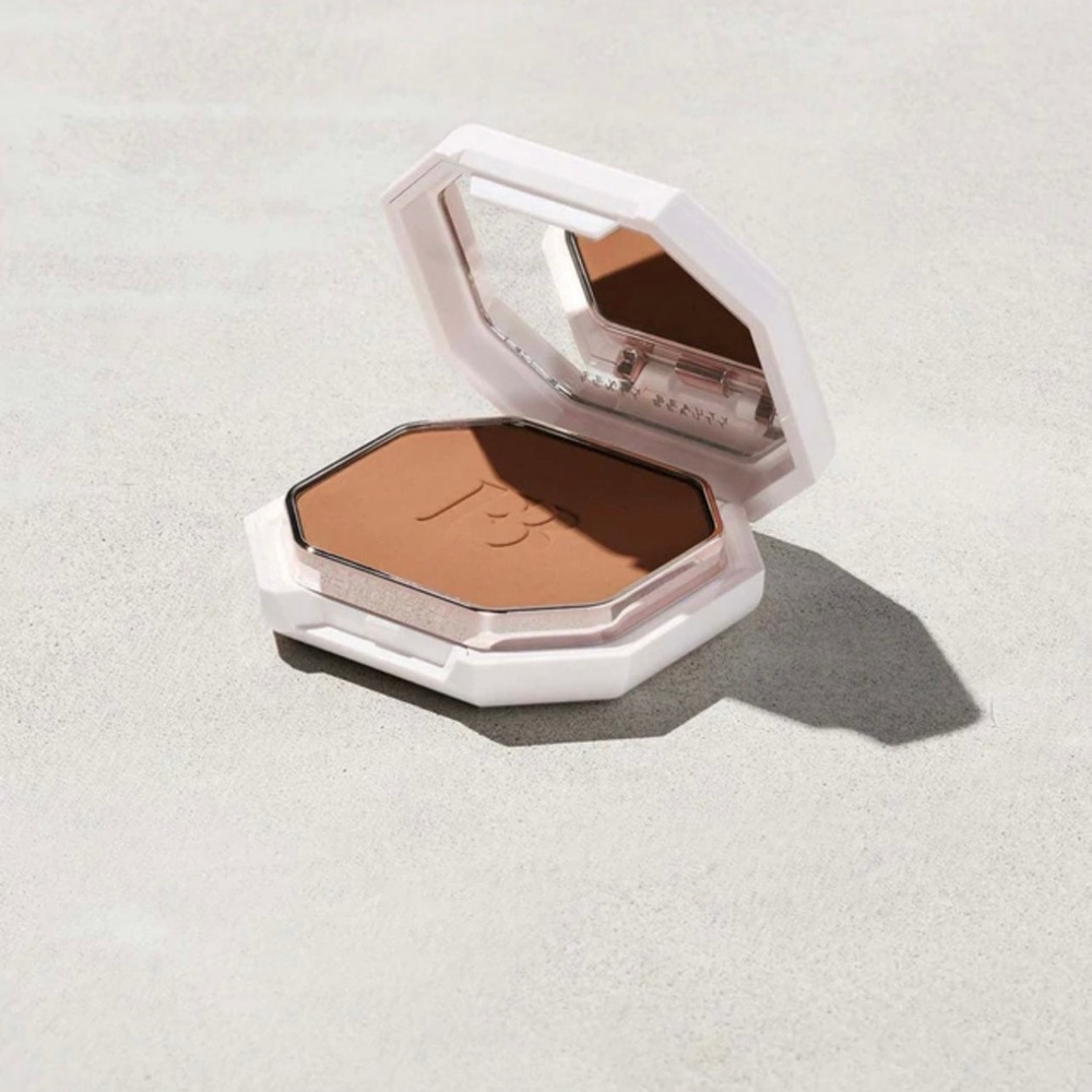 Fenty Beauty #400Pro Filt’r Soft Matte Powder Foundation